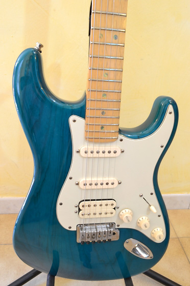 Photo annonce AMERICAN  FENDER FAT STRAT DELUXE TEAL GREEN