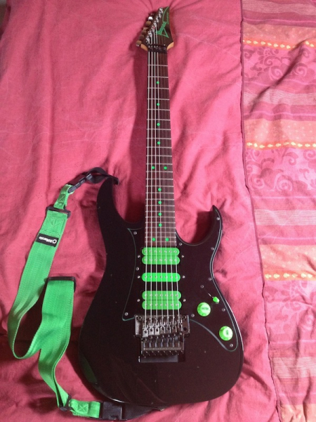 Photo annonce Ibanez Steve Vai Universe UV7bk