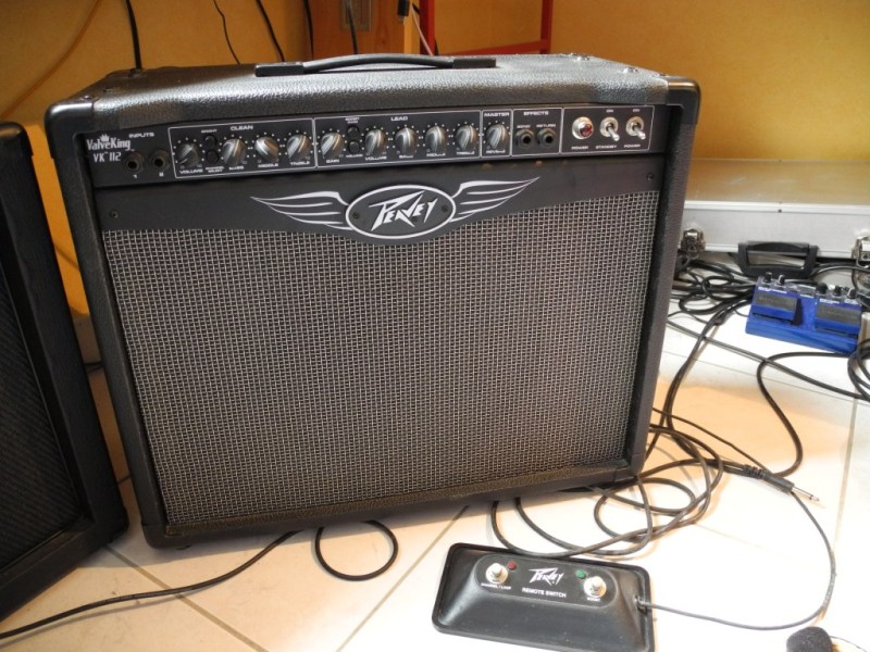 Photo : PEAVEY    112    Valveking combo tt lampe