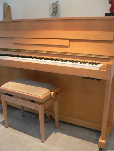 Photo : Piano   droit   Yamaha silent MP70N Aulne satine