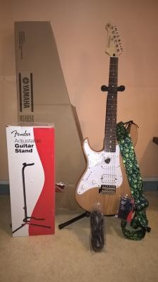 Photo : Yamaha Pacifica 112V + accessoires