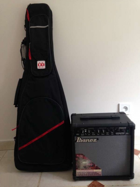 Photo : Cort      X2     Black + ampli Ibanez TB15R