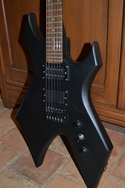 Photo : BC      Rich     Warlock Guitare Metal