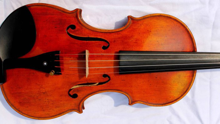 Photo : Violon     4 4   moderne Fabien GRAM 2012