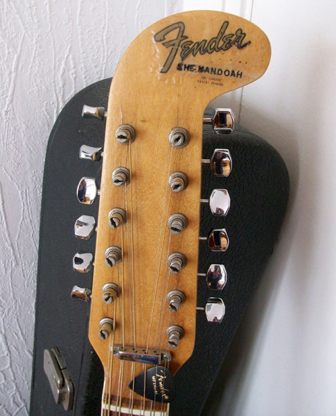 Photo : FENDER    Acoustique 1968