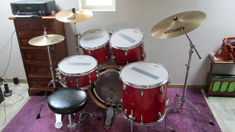 Photo : Yamaha     5    futs Beech Custom rouge