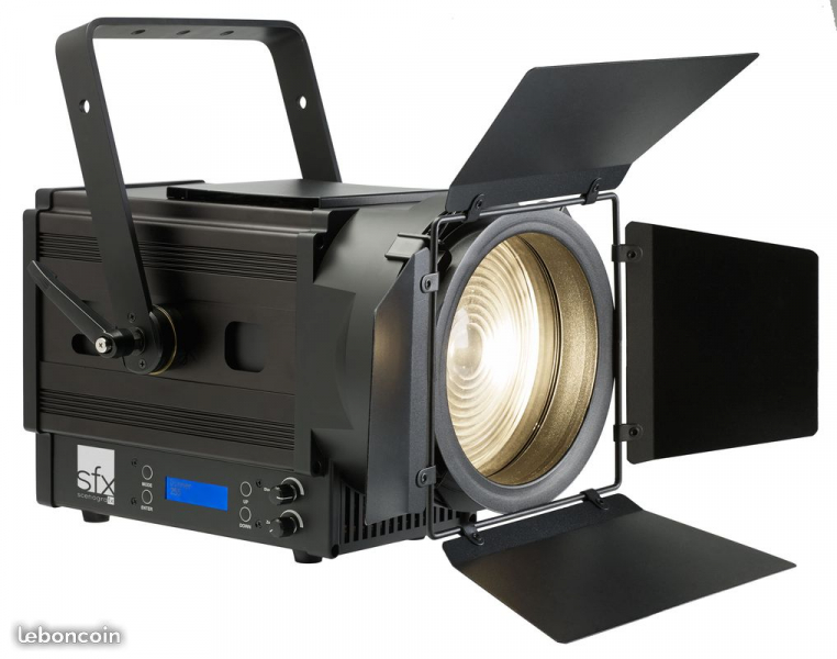 Photo : Projecteur      SFX FR150W LED