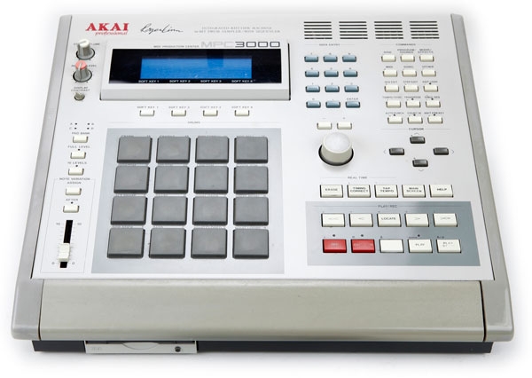 Photo : Akai     MPC     3000