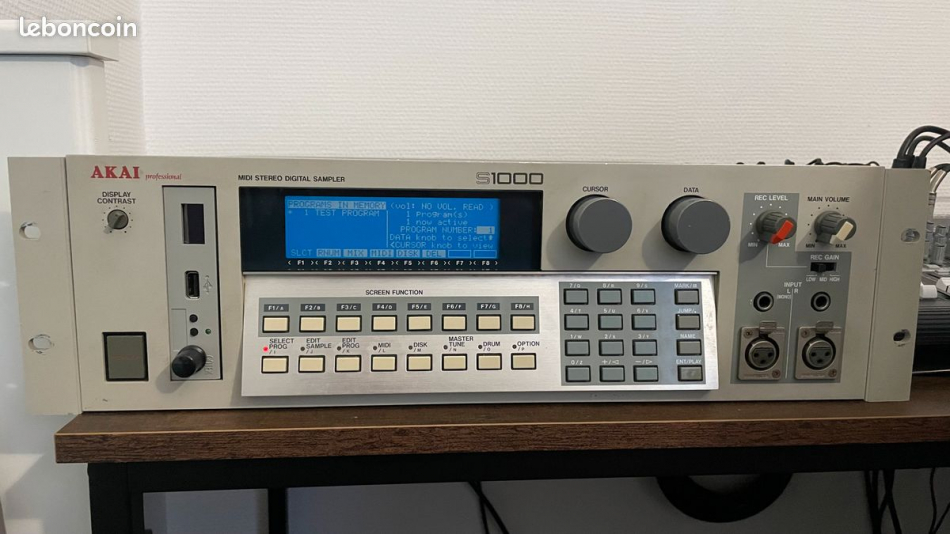 Photo : AKAI            S1000