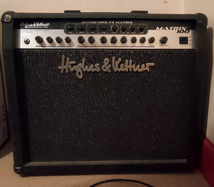 Photo : Hughes & Kettner MATRIX 100