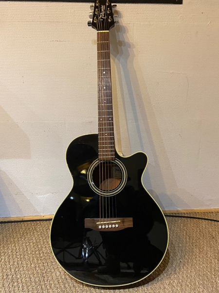 Photo : Takamine         EG260C Black