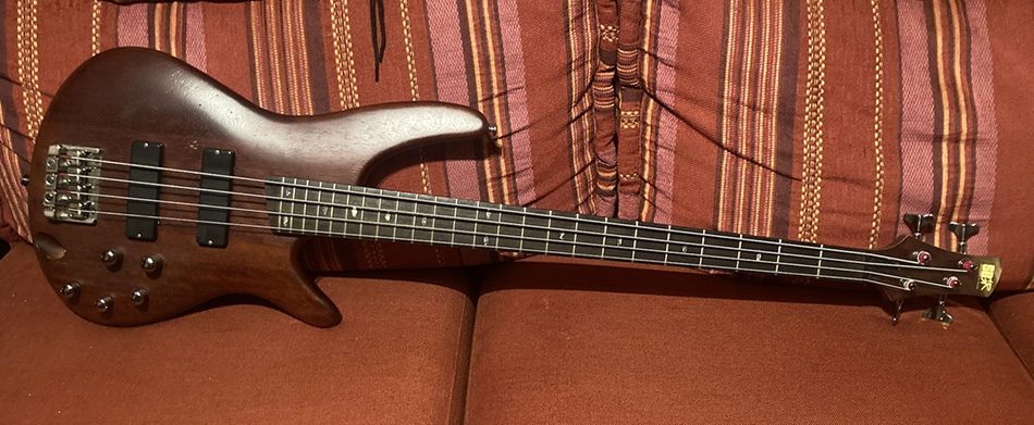 Photo : Ibanez       SR500