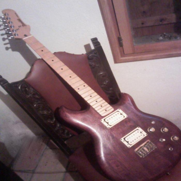 Photo annonce Ibanez SB70 custom 1982