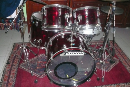 Photo : Ludwig Vistalite red 1974