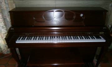 Photo : Piano           Wurlitzer modele 2276 avec siege