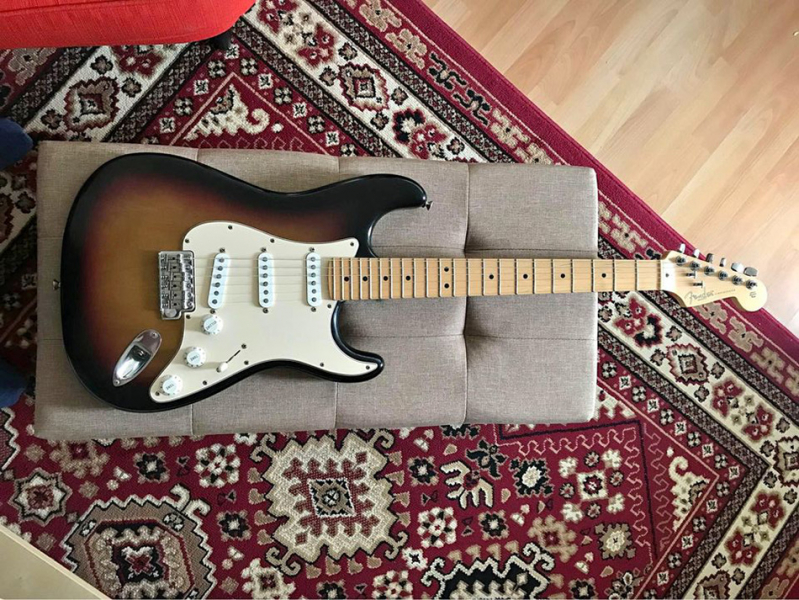 Photo : Fender Stratocaster USA serie Highway One